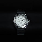 Luxury watch (550.10.014.10WS): watch face zoomed out